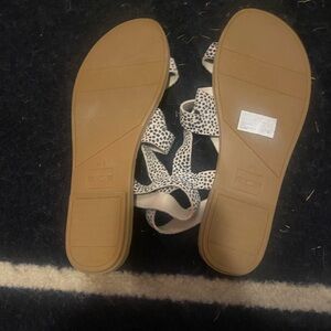 Tom’s woman sandals
